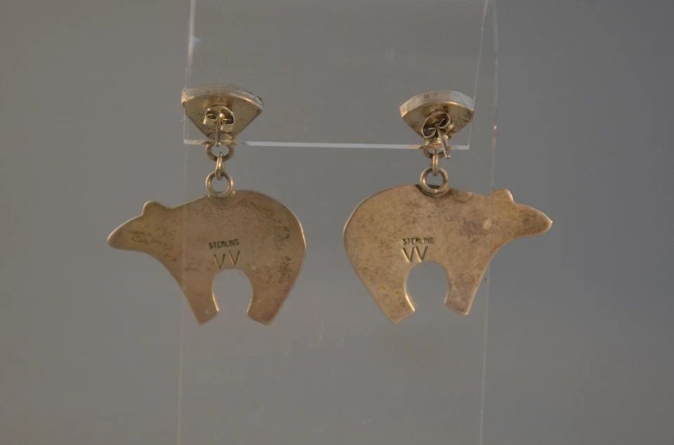 VINTAGE HEARTLINE BEAR DANGLE EARRINGS SOUTHWEST SILVER ONYX INLAY - 1.75" DROP: VINTAGE HEARTLINE BEAR DANGLE EARRINGS SOUTHWEST SILVER ONYX INLAY - 1.75" DROP Item Description: This is a vintage pair of silver inlay heartline bear dangle earrings. They are onyx inlay with sterli