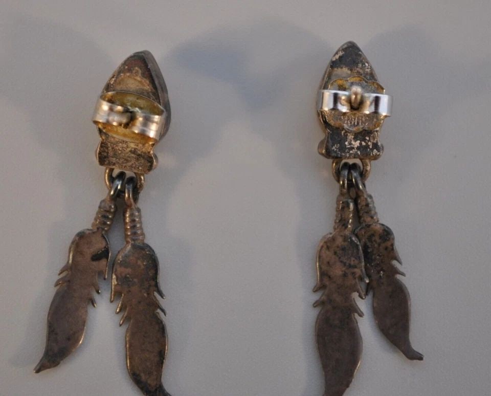 OLD PAWN STERLING SILVER MOTHER OF PEARL EARRINGS 1 1/4" DROP: OLD PAWN STERLING SILVER MOTHER OF PEARL EARRINGS 1 1/4" DROP Weight 3.53 Grams 1 1/4" Tall