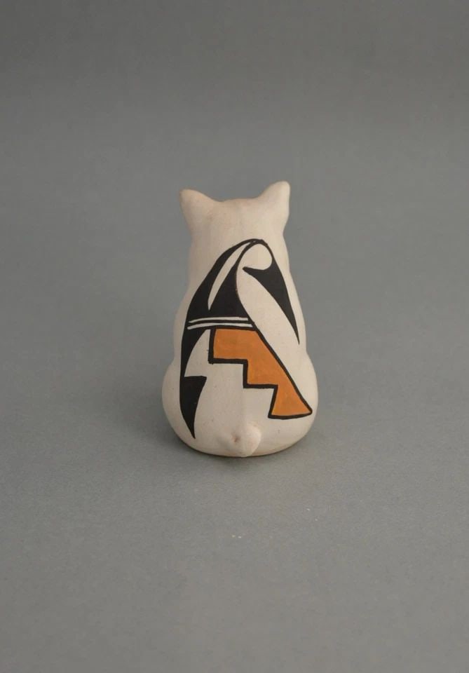 DARLING VINTAGE PIG CERAMIC FIGURE PAINTED ACOMA DESIGNS - SIGNED K.T. - 2 3/4" (1 of 2)