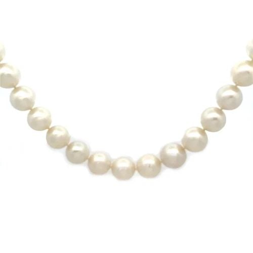 6849 SOUTH SEA PEARL GOLD NECKLACE 13-15MM 18K WHITE DIAMOND CLASP: 6849 SOUTH SEA PEARL GOLD NECKLACE 13-15MM 18K WHITE DIAMOND CLASP This is a gorgeous pearl necklace, the clasp is crafted from 18k white gold with a high polished finish featuring a puffed ball slide