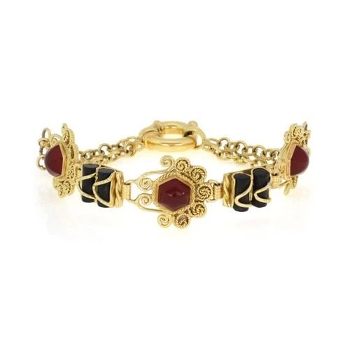 ESTATE CARNELIAN ONYX 18K YELLOW GOLD FLORAL DESIGN FANCY BRACELET LIQUIDATION!: ESTATE CARNELIAN ONYX 18K YELLOW GOLD FLORAL DESIGN FANCY BRACELET ! Estate Carnelian Onyx 18k Yellow Gold Floral Design Fancy Bracelet ! Description This is a beautiful bracelet, it is crafted from 1