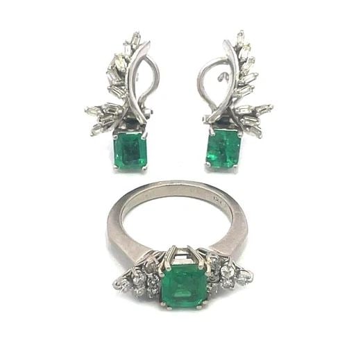 EMERALD VINTAGE EARRINGS RING SET DIAMOND 10K WHITE GOLD: EMERALD VINTAGE EARRINGS RING SET DIAMOND 10K WHITE GOLD This beautiful vintage earrings and ring set are crafted from 10k white gold. The ring has a square cut emerald in the center on a high bridge 