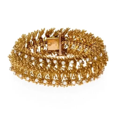 SPRITZER & FUHRMANN 5CT DIAMOND 18K YELLOW GOLD FANCY LEAF LINK WIDE BRACELET: SPRITZER & FUHRMANN 5CT DIAMOND 18K YELLOW GOLD FANCY LEAF LINK WIDE BRACELET Spritzer & Fuhrmann 5ct Diamond 18k Yellow Gold Fancy Leaf Link Wide Bracelet Description This is a gorgeous Estate bracel