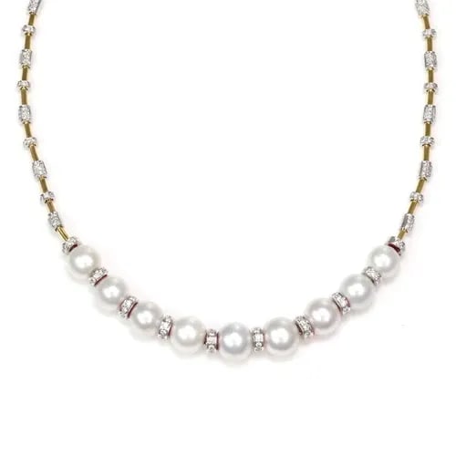 VINTAGE 3.50CT DIAMOND SOUTH SEA PEARLS 18K TWO TONE GOLD FANCY NECKLACE: VINTAGE 3.50CT DIAMOND SOUTH SEA PEARLS 18K TWO TONE GOLD FANCY NECKLACE Estate 3.50ct Diamond South Sea Pearls 18k Two Tone Gold Fancy Necklace Description This gorgeous Estate necklace is crafted fr
