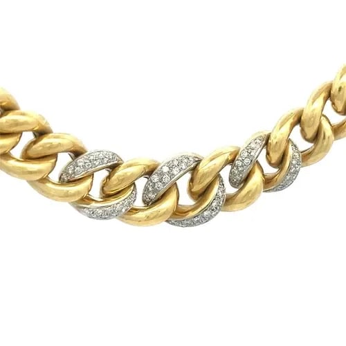 DIAMOND GOLD NECKLACE PAVE SET 18K YELLOW GRADUATED PUFFED CURB LINK STYLE: DIAMOND GOLD NECKLACE PAVE SET 18K YELLOW GRADUATED PUFFED CURB LINK STYLE Elevate your jewelry collection with this beautiful collar necklace, a sophisticated piece that exudes timeless elegance. Cra