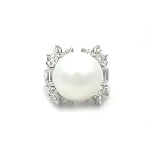 SOUTH SEA PEARL RING 18K 2.50CT DIAMOND COCKTAIL RING: SOUTH SEA PEARL RING 18K 2.50CT DIAMOND COCKTAIL RING This stunning cocktail ring is crafted from 18k white gold with a polished finish featuring a large 14.5 shimmering white south sea pearl in the c