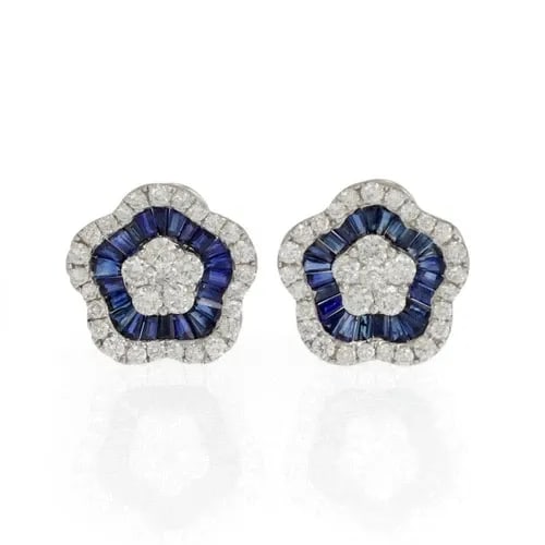 DIAMOND SAPPHIRE EARRINGS 18K WHITE GOLD LARGE FLOWER: DIAMOND SAPPHIRE EARRINGS 18K WHITE GOLD LARGE FLOWER Diamond Sapphire 18k White Gold Flower Huggie Earrings Description This is a magnificent pair of huggie earrings, crafted from 18k white gold feat