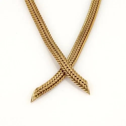 YELLOW GOLD NECKLACE 14K YELLOW BASKET SPIGA LINK CROSSOVER DESIGN: YELLOW GOLD NECKLACE 14K YELLOW BASKET SPIGA LINK CROSSOVER DESIGN This 14k yellow gold necklace features a basket Spiga link crossover design, with a slide closure and pendant style. The necklace has