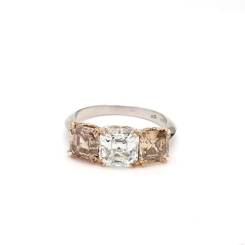 4.06 CARAT ASSCHER CUT FANCY Y-O-B DIAMOND 18K GOLD THREE-STONE RING: 4.06 CARAT ASSCHER CUT FANCY Y-O-B DIAMOND 18K GOLD THREE-STONE RING Title: 4.06 Carat Asscher Cut Faint Yellow Green-Fancy Orange Brown-Fancy Yellowish Brown VS1-VS2 Diamond 18 Karat Two Tone Gold Th