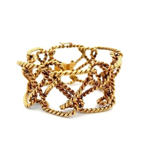 TIFFANY & CO VINTAGE 18 KARAT YELLOW GOLD ROPE WORK LINK BRACELET 56.8 GRAMS: TIFFANY & CO VINTAGE 18 KARAT YELLOW GOLD ROPE WORK LINK BRACELET 56.8 GRAMS TIFFANY & CO VINTAGE 18 KARAT YELLOW GOLD ROPE WORK LINK BRACELET 56.8 GRAMS PRODUCT DESCRIPTION Designer: Tiffany & Co Det