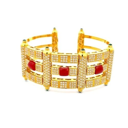 3.50 CARAT ROUND DIAMOND 1.00 CARAT EMERALD AND 5.2MM CORAL 18K YG CUFF BRACELET: 3.50 CARAT ROUND DIAMOND 1.00 CARAT EMERALD AND 5.2MM CORAL 18K YG CUFF BRACELET Title: 3.50 Carat Round Brilliant G VS1 Diamond 1.00 Carat Emerald 1.00 Carat X 18 Karat Yellow Gold Cuff Bracelet Styl