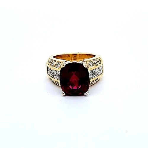 10.00 CARAT TOURMALINE 1.65 CARAT DIAMOND 18 KARAT YELLOW GOLD GEMS STONE RING: 10.00 CARAT TOURMALINE 1.65 CARAT DIAMOND 18K YG GEMS STONE RING Title: 10.00 Carat Cushion Brilliant Tourmaline 1.65 Carat Princess Cut I VS2 and Round Brilliant I VS1 Diamond 18 Karat Yellow Gold Ge