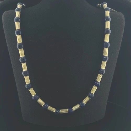 VINTAGE 14K YELLOW GOLD BEADED NECKLACE WITH 10.00 MM LAPIS LAZULI: VINTAGE 14K YELLOW GOLD BEADED NECKLACE WITH 10.00 MM LAPIS LAZULI VINTAGE 14K YELLOW GOLD BEADED NECKLACE WITH 10.00 MM LAPIS LAZULI PRODUCT DESCRIPTION Detailed Description: Vintage 14K Yellow Gold 
