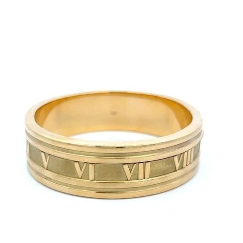 TIFFANY & CO 18 KARAT YELLOW GOLD ATLAS BANGLE BRACELET SIZE 6.75: TIFFANY & CO 18 KARAT YELLOW GOLD ATLAS BANGLE BRACELET SIZE 6.75 TIFFANY & CO 18 KARAT YELLOW GOLD ATLAS BANGLE BRACELET SIZE 6.75 PRODUCT DESCRIPTION Designer: Tiffany & Co Detailed Description: Ele