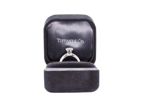 TIFFANY & CO. 1.02 CARAT ROUND BRILLIANT G VS2 DIAMOND PLATINUM ENGAGEMENT RING: TIFFANY & CO. 1.02 CARAT ROUND BRILLIANT G VS2 DIAMOND PLATINUM ENGAGEMENT RING Title: Tiffany & Co 1.02 Carat Round Brilliant G VS2 Diamond Platinum Engagement Ring Style: Engagement Metal: Platinum 