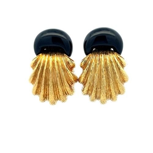DAVID WEBB TEXTURED GOLD & BLACK ENAMEL CLIP-ON EARRINGS: DAVID WEBB TEXTURED GOLD & BLACK ENAMEL CLIP-ON EARRINGS PRODUCT DESCRIPTION Designer: DAVID WEBB Title: These vintage David Webb clip-on earrings showcase a bold contrast of rich 18K yellow gold and 