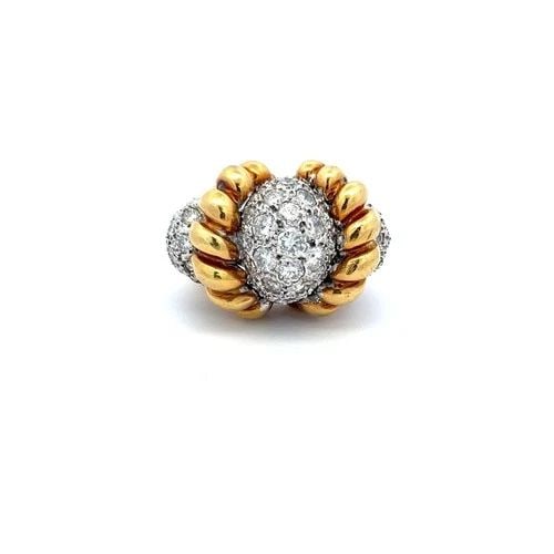 6.50CT OLD EUROPEAN CUT DIAMOND 18K TWO-TONE GOLD VINTAGE COCKTAIL RING: 6.50CT OLD EUROPEAN CUT DIAMOND 18K TWO-TONE GOLD VINTAGE COCKTAIL RING Title: This striking vintage cocktail ring showcases 6.50 carats of sparkling Old European Cut diamonds, meticulously pavé-set 