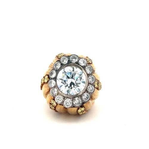 6.00 CARAT OLD EUROPEAN AND ROUND DIAMOND 18K YG SEMI MOUNT RING CENTER CZ: 6.00 CARAT OLD EUROPEAN AND ROUND DIAMOND 18K YG SEMI MOUNT RING CENTER CZ Title: 6.00 Carat Old European Cut G VS1 and Round Brilliant Fancy Yellow VS1 Diamond 18 Karat Yellow Gold Semi Mount Ring Ce