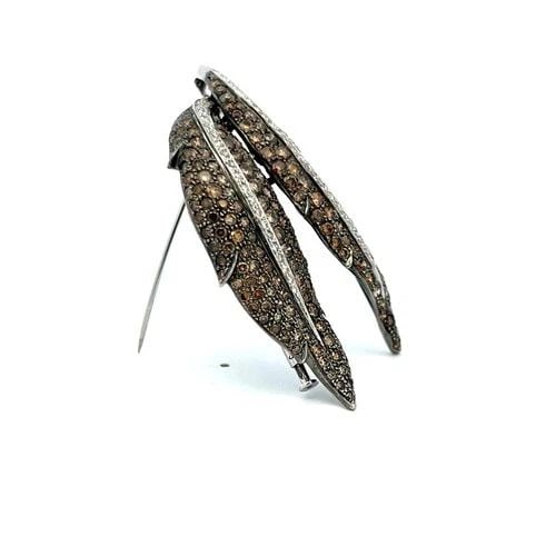VINTAGE 18K WHITE GOLD PIN BROOCH WITH 9 CARAT ROUND DIAMONDS FANCY BROWN WHITE: VINTAGE 18K WHITE GOLD PIN BROOCH WITH 9 CARAT ROUND DIAMONDS FANCY BROWN WHITE VINTAGE 18K WHITE GOLD PIN BROOCH WITH 9 CARAT ROUND DIAMONDS FANCY BROWN WHITE PRODUCT DESCRIPTION Detailed Description