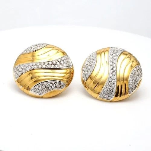 4.00 CARAT ROUND BRILLIANT F VS1 DIAMOND 18 KARAT YELLOW GOLD CLIP ON EARRING: 4.00 CARAT ROUND BRILLIANT F VS1 DIAMOND 18K YG CLIP ON EARRING Title: 4.00 Carat Round Brilliant F VS1 Diamond 18 Karat Yellow Gold Clip On Earring Style: Clip On Metal: 18 Karat Yellow Gold Gemstone