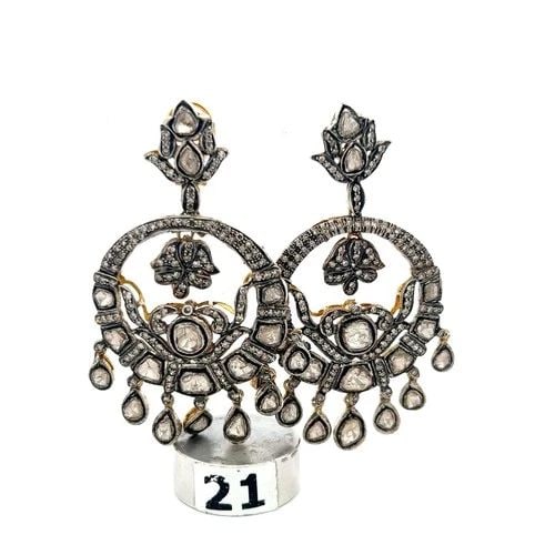 VINTAGE 14K YELLOW GOLD DANGLING EARRINGS WITH ROSE CUT WHITE SAPPHIRES: VINTAGE 14K YELLOW GOLD DANGLING EARRINGS WITH ROSE CUT WHITE SAPPHIRES VINTAGE 14K YELLOW GOLD DANGLING EARRINGS WITH ROSE CUT WHITE SAPPHIRES PRODUCT DESCRIPTION Detailed Description: Elevate your s