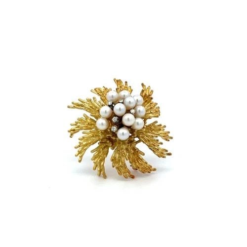 TIFFANY & CO. 18K GOLD PEARL & DIAMOND VINTAGE FLORAL PIN BROOCH: TIFFANY & CO. 18K GOLD PEARL & DIAMOND VINTAGE FLORAL PIN BROOCH TIFFANY & CO. 18K GOLD PEARL & DIAMOND VINTAGE FLORAL PIN BROOCH $5,620.00 PRODUCT DESCRIPTION Designer: Tiffany & Co Title: This vinta