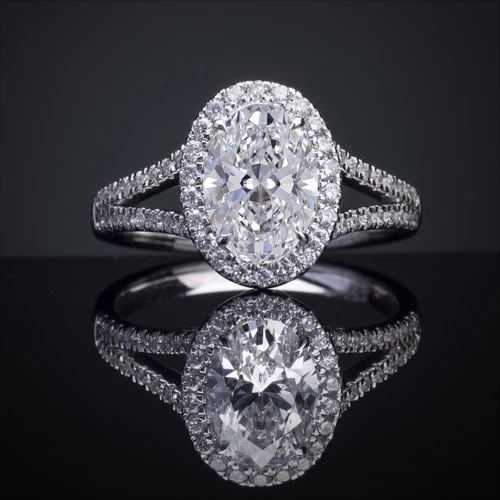 LAB-GROWN 3.72 CARAT OVAL D-VS1 DIAMOND 14K WHITE GOLD SPLIT SHANK RING: LAB-GROWN 3.72 CARAT OVAL D-VS1 DIAMOND 14K WHITE GOLD SPLIT SHANK RING Title: High-quality Brand-New Echo Friendly Elegant Lab-Grown 3.72 Carat Oval D-VS1 Diamond 14K White Gold Split Shank Ring Vide