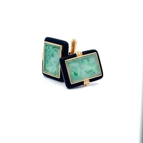 13.60-19.40 MM JADE AND ONYX 14 KARAT YELLOW GOLD LOCKING CUFFLINKS: 13.60-19.40 MM JADE AND ONYX 14 KARAT YELLOW GOLD LOCKING CUFFLINKS PRODUCT DESCRIPTION Title: 1.00 Carat Jade 14 Karat Yellow Gold Locking Cufflinks Style: Locking Metal: 14 Karat Yellow Gold Gemston