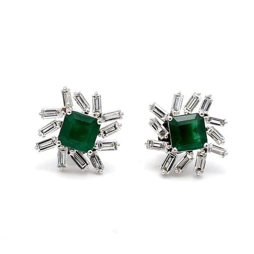 2.50 CARAT EMERALD 1.50 CARAT TAPERED BAGUETTEG VS1 DIAMOND 14 KARAT WHITE GOLD: 2.50 CARAT EMERALD 1.50 CARAT TAPERED BAGUETTEG VS1 DIAMOND 14 KARAT WHITE GOLD PRODUCT DESCRIPTION Title: 2.50 Carat Emerald Cut Emerald 1.50 Carat Tapered Baguette Shape G VS1 Diamond 14 Karat White