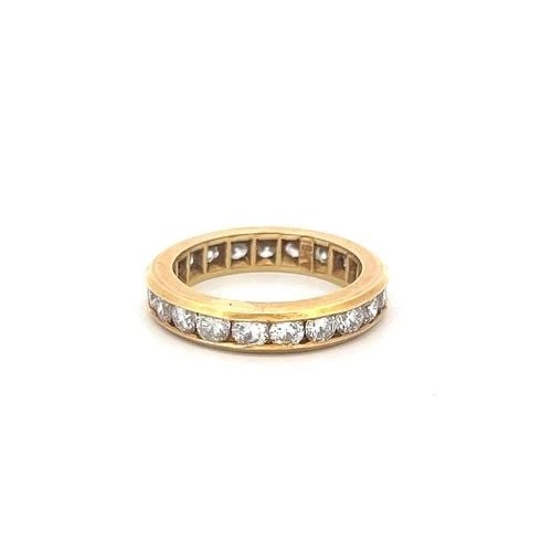 18K YELLOW GOLD ETERNITY BAND RING WITH 2.5 CARAT ROUND H VS DIAMONDS SIZE 6.5: 18K YELLOW GOLD ETERNITY BAND RING WITH 2.5 CARAT ROUND H VS DIAMONDS SIZE 6.5 PRODUCT DESCRIPTION Video: Video Link Detailed Description: 2.5 Carat Diamond Eternity Band, 18K Yellow Gold, Size 6.5, H