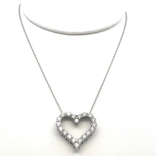 VINTAGE 14K WHITE GOLD PENDANT NECKLACE WITH 2 CARAT ROUND DIAMONDS: VINTAGE 14K WHITE GOLD PENDANT NECKLACE WITH 2 CARAT ROUND DIAMONDS Detailed Description: 2 Carat Diamond Heart Pendant Necklace, 14K White Gold, VVS2 Clarity DESCRIPTION: Elevate your elegance with t