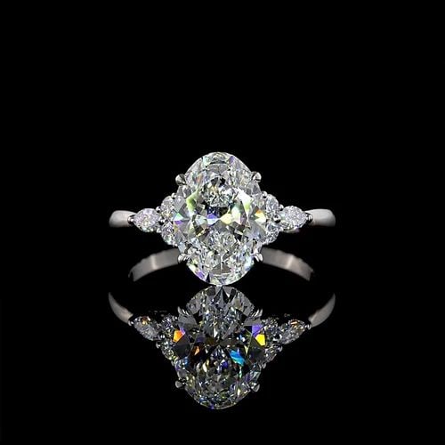 LAB-GROWN 2.81 CARAT OVAL E-F-VS1 DIAMOND PLATINUM THREE STONES RING: LAB-GROWN 2.81 CARAT OVAL E-F-VS1 DIAMOND PLATINUM THREE STONES RING Title: High-quality Brand-New Echo Friendly Elegant Lab-Grown 2.81 Carat Oval E-F-VS1 Diamond Platinum Three Stones Ring Video Link