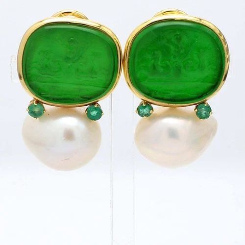 VINTAGE 14K YELLOW GOLD EMERALD PEARL AND JADE DROP EARRING 0.6: VINTAGE 14K YELLOW GOLD EMERALD PEARL AND JADE DROP EARRING 0.6 Vintage 14 Karat Yellow Gold Emerald Pearl and Jade Drop Earring 14k 0.6 0.6 Carat RUBY Dangle/Drop Details Department Unisex Adults Mai