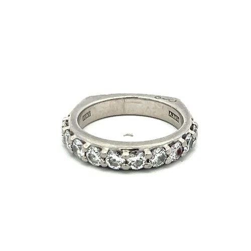1.00 CARAT ROUND BRILLIANT I VS1 DIAMOND PLATINUM BAND RING: 1.00 CARAT ROUND BRILLIANT I VS1 DIAMOND PLATINUM BAND RING $1,680.00 PRODUCT DESCRIPTION Title: 1.00 Carat Round Brilliant I VS1 Diamond Platinum Band Ring Style: Band Metal: Platinum Gemstone 1: 1 C