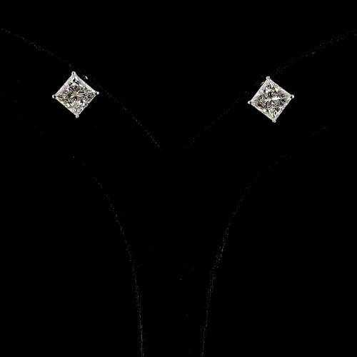 ESTATE 18K YELLOW GOLD COCKTAIL RING WITH 0.15 CARAT ROUND I SI1 DIAMONDS: ESTATE 18K YELLOW GOLD COCKTAIL RING WITH 0.15 CARAT ROUND I SI1 DIAMONDS ESTATE 18K YELLOW GOLD COCKTAIL RING WITH 0.15 CARAT ROUND I SI1 DIAMONDS PRODUCT DESCRIPTION Video: Video Link Detailed Descr