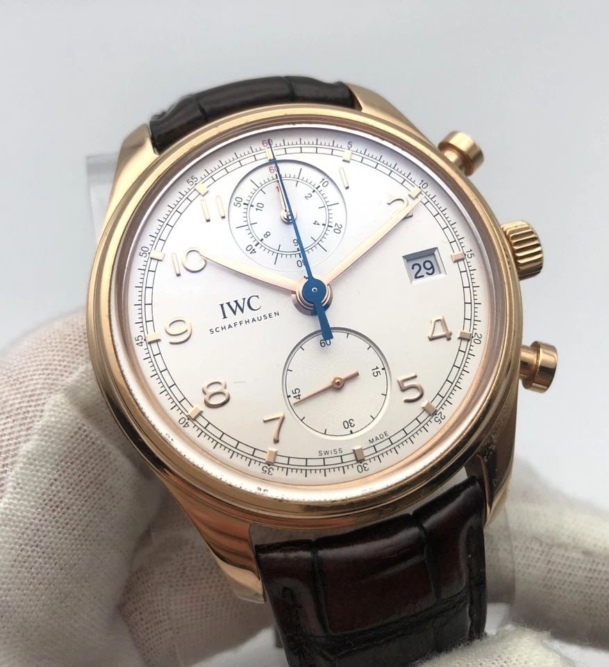 IWC PORTUGIESER CHRONOGRAPH WATCH 18K ROSE GOLD 42MM IW 390402: IWC PORTUGIESER CHRONOGRAPH WATCH 18K ROSE GOLD 42MM IW 390402 IWC Portugieser Chronograph Watch 18k Rose Gold 42mm IW 390402 You are bidding on a IWC Portugieser Chronograph Watch 18k Rose Gold 42mm.
