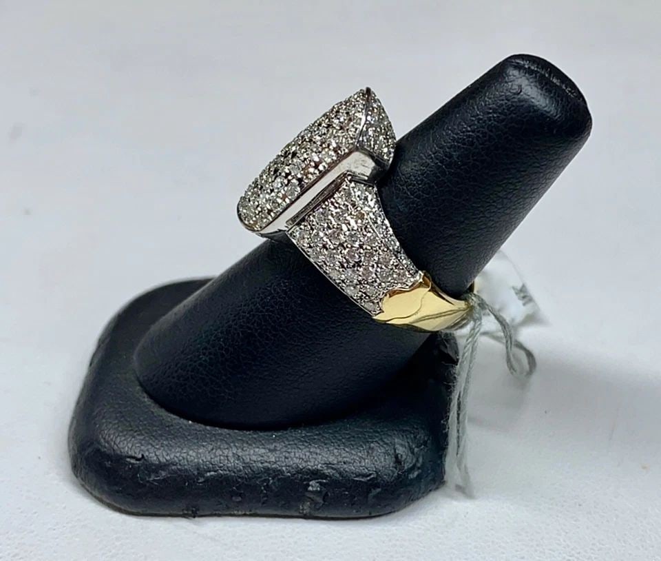 18K WHITE/YELLOW GOLD RING WITH 2CTS NATURAL DIAMONDS (SIZE 7) 11.3 GRAM: 18K GOLD TWO TONE WHITE/YELLOW RING WITH 2.0CTS DIAMONDS 18K gold two tone white/yellow Ring with 2.0cts Diamonds You are bidding on a new with tags 118K gold two tone white/yellow Ring with 2.0cts Di