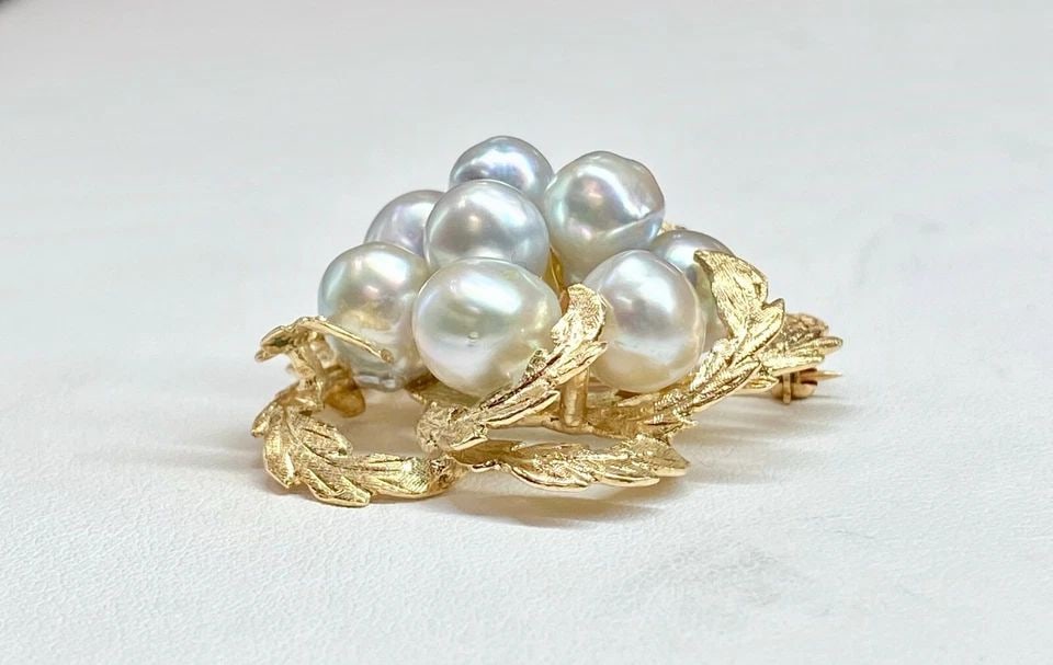 14K YELLOW GOLD CIRCLE WREATH WITH CULTURED PEARLS BROOCH/PIN 16.3 GRAMS: 14K YELLOW GOLD CIRCLE WREATH WITH GENUINE PEARLS BROOCH/PIN 14k Yellow Gold Circle Wreath with Genuine Pearls Brooch/Pin You are bidding on a pre-owned 14k Yellow Gold Circle Wreath with Genuine Pear