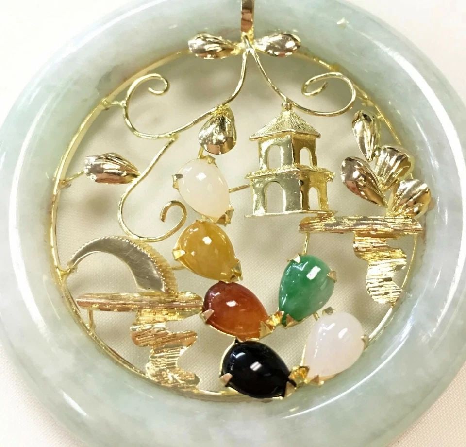 14K YELLOW GOLD MULTI COLORED JADE MEDALLION 27.8G: 14K YELLOW GOLD MULTI COLORED JADE MEDALLION 14k Yellow Gold Multi Colored Jade Medallion You are bidding on a 14k Yellow Gold Multi Colored Jade Medallion. The piece has been fully restored by our in