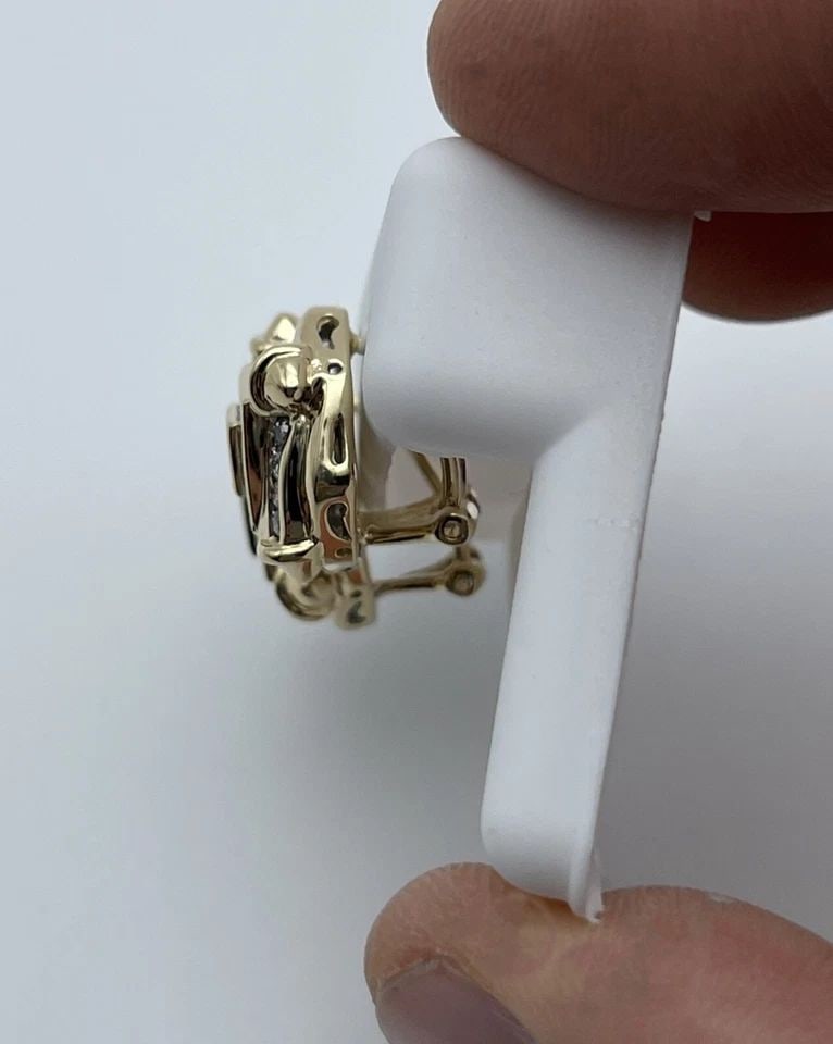 14K GOLD SQUARE ROSE HEAD STYLE OMEGA BACK EARRINGS, 1.25CTS DIAMONDS ( 8.5G ): 14K YELLOW GOLD SQUARE ROSE HEAD STYLE OMEGA BACK EARRINGS WITH 1.25CTS DIAMONDS 14k Yellow Gold Square Rose Head style Omega Back Earrings with Diamonds You are bidding on a 14k Yellow Gold Square Ro