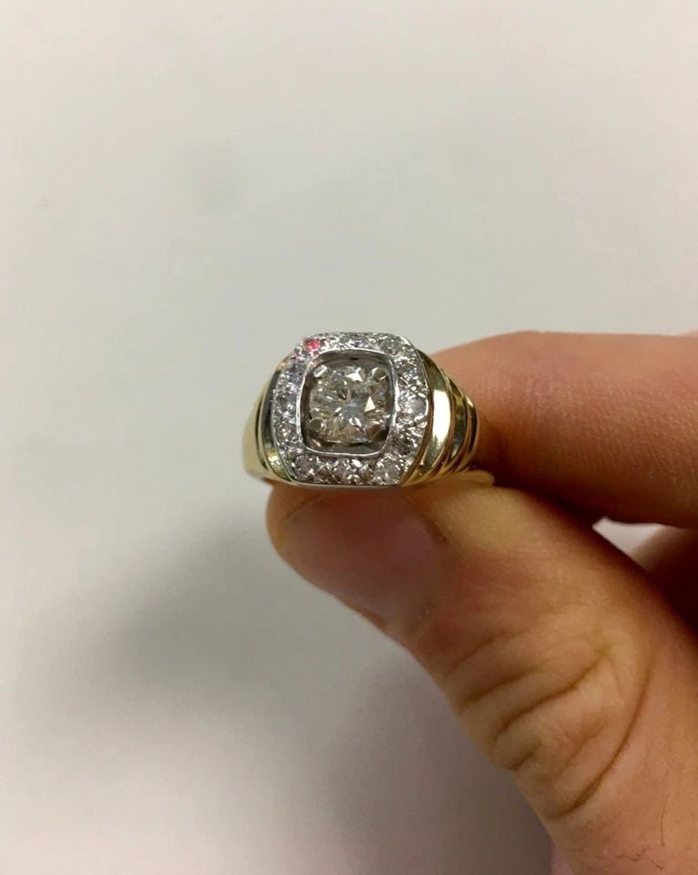 14K GOLD RING, 1.2CTW DIAMONDS, 0.85CT CENTER (SIZE 9.25) 7.8 GRAM: 14K YELLOW GOLD RING WITH DIAMONDS 1.2 CTW SIZE: 9.25 14k Yellow Gold Ring with Diamonds 1.2 ctw size: 9.25 You are bidding on a 14k Yellow Gold Ring with Diamonds. The Ring has been fully restored by