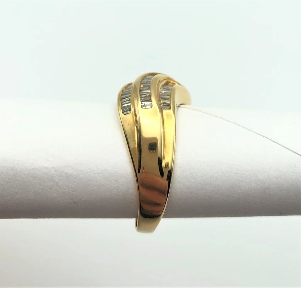 14K GOLD RING WITH THREE ROWS OF BAGUETTE DIAMONDS 1.0CTS ( SIZE: 10 ) 9.5G (1 of 2)