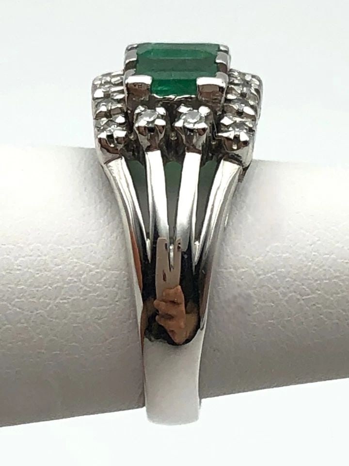 18K WHITE GOLD RING, 2CTS NATURAL EMERALDS, 0.24CTS DIAMONDS ( SIZE: 3.5 ) 5.9G (1 of 2)