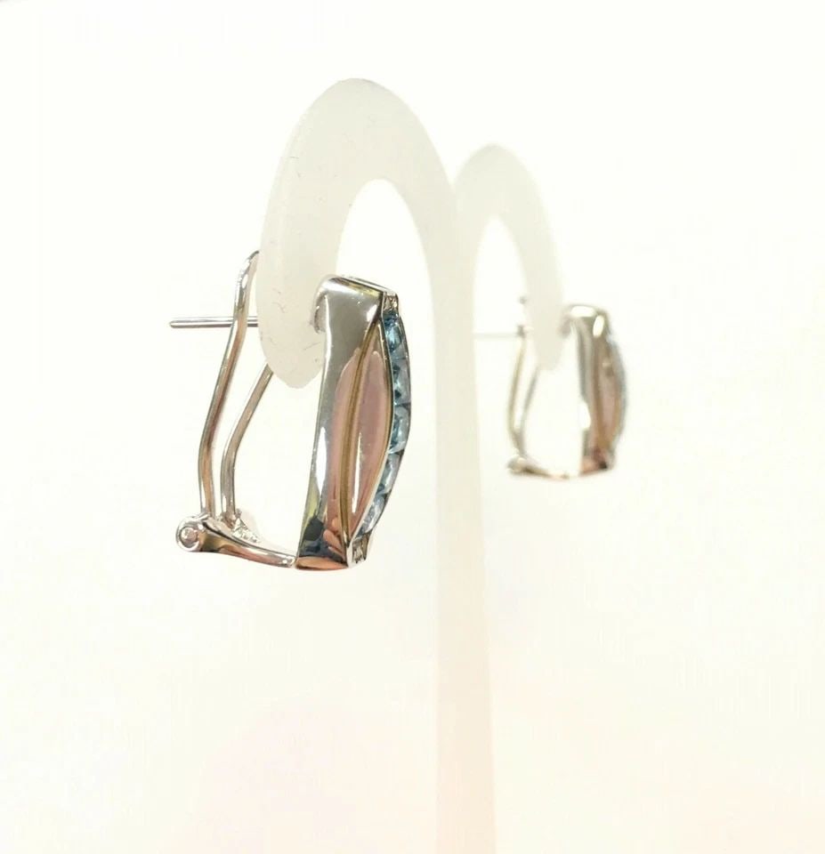 WOMEN'S 14K WHITE GOLD RING AND EARRINGS WITH DIAMONDS AND BLUE TOPAZ 11.3 GRAMS: WOMEN'S 14K WHITE GOLD RING AND EARRINGS WITH DIAMONDS AND BLUE TOPAZ (SET) 14k White Gold Ring and Earrings with Diamonds and Blue Topaz You are bidding on a 14k White Gold Ring and Earrings with Dia