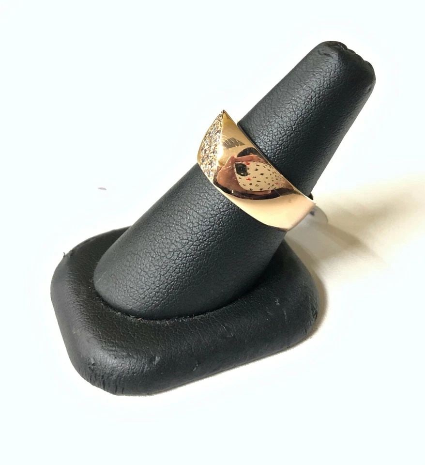NEW 14K ROSE GOLD RING / BAND WITH 0.21CTS OF DIAMONDS (SIZE: 7.5) 7.3G: WOMEN'S 14K ROSE GOLD DIAMOND RING NEW Women's 14k Rose Gold Diamond Ring NEW You are bidding on a new with defects Women's 14k Rose Gold Diamond Ring. The ring has minor scuffs and scratches from bei