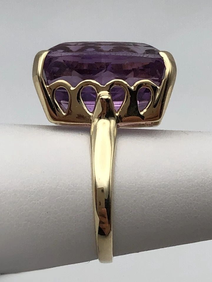 14K GOLD RING WITH 23CT AMETHYST (SIZE: 8) 9.4 GRAMS (1 of 2)