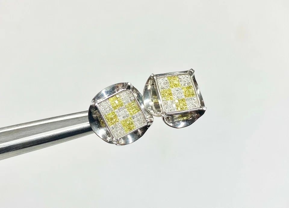 14K WHITE GOLD EARRINGS WITH 1.62CTW YELLOW/WHITE INVISIBLE SET NATURAL DIAMONDS: 14K WHITE GOLD EARRINGS WITH 1.62CT YELLOW AND WHITE DIAMONDS 14k White Gold Earrings with Yellow and White Diamonds You are bidding on a pre-owned 14k White Gold Earrings with Yellow and White Diamon