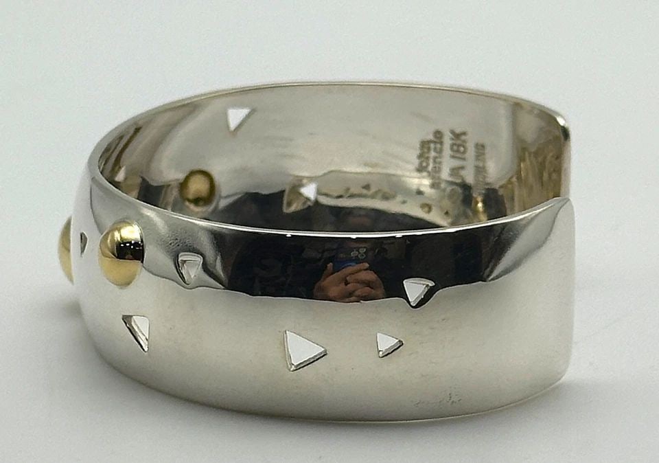 JOHN ATENCIO 925 STERLING SILVER CUFF, 18K GOLD BEADED ACCENTS (6.5 INCH) 34.6G: JOHN ATENCIO 925 STERLING SILVER CUFF WITH 18K YELLOW GOLD BEAD ACCENTS 34.6G John Atencio 925 Sterling Silver Cuff with 18k Yellow Gold Bead Accents Condition: Used, has been fully cleaned and inspec
