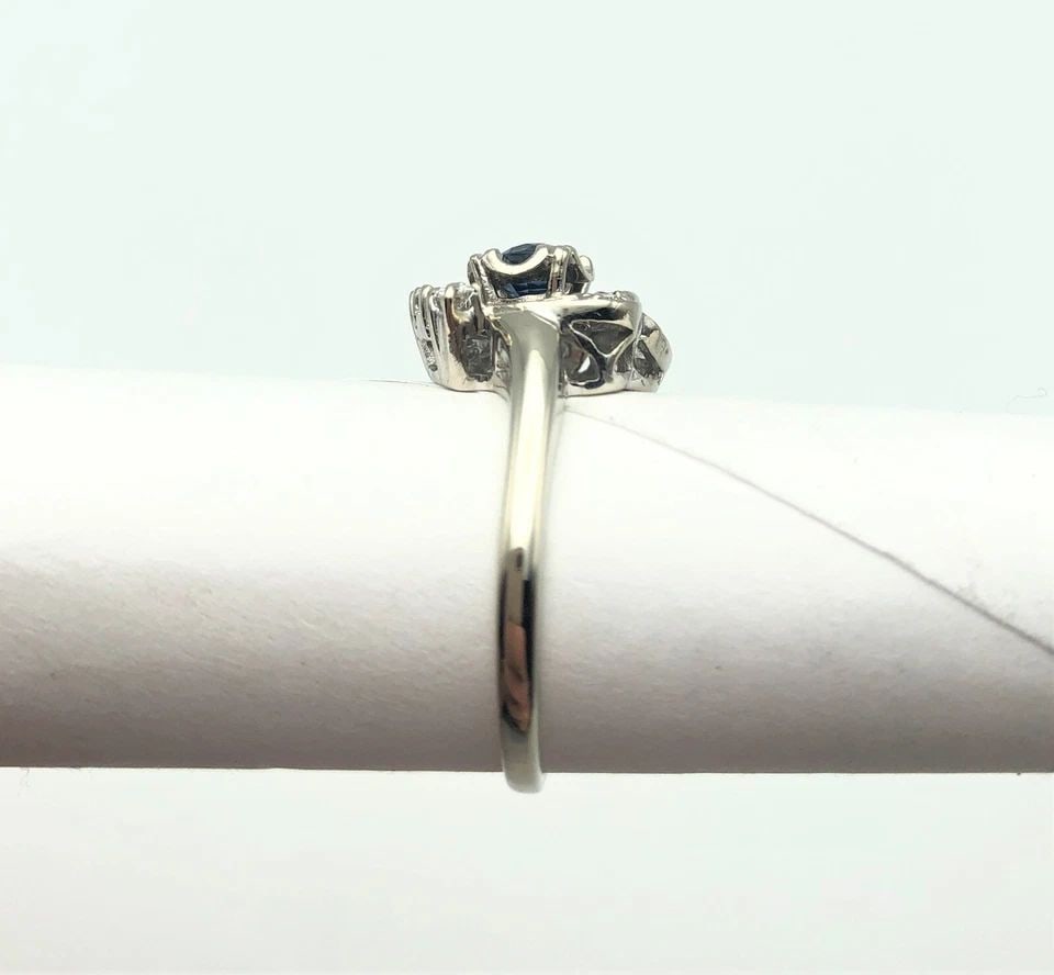 14K WHITE GOLD RING WITH NATURAL SAPPHIRE AND DIAMONDS (SIZE: 8.25) 4.9 GRAMS: 14K WHITE GOLD RING WITH NATURAL SAPPHIRE AND DIAMONDS (SIZE: 8.25) 14k White Gold Ring with Natural Sapphire and Diamonds You are bidding on a 14k White Gold Ring with Natural Sapphire and Diamonds. 