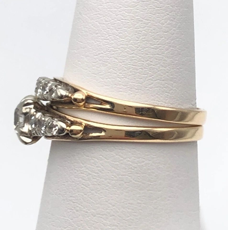 14K YELLOW GOLD SET (ENGAGEMENT + BAND) W/ 0.65CTS VS DIAMONDS SIZE: 7 3.8G: 14K YELLOW GOLD WEDDING SET (ENGAGEMENT + BAND) W/ 0.65CTS VS DIAMONDS SIZE: 7 14k Yellow Gold Wedding Set (engagement + band) w/ 0.65cts VS Diamonds Condition: Display Model, Moved around in inventor